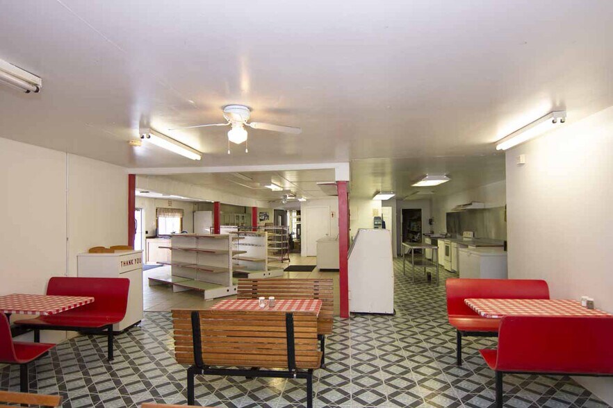 More Photos Of 4830 Highland Trl, Alderson General Retail For Sale