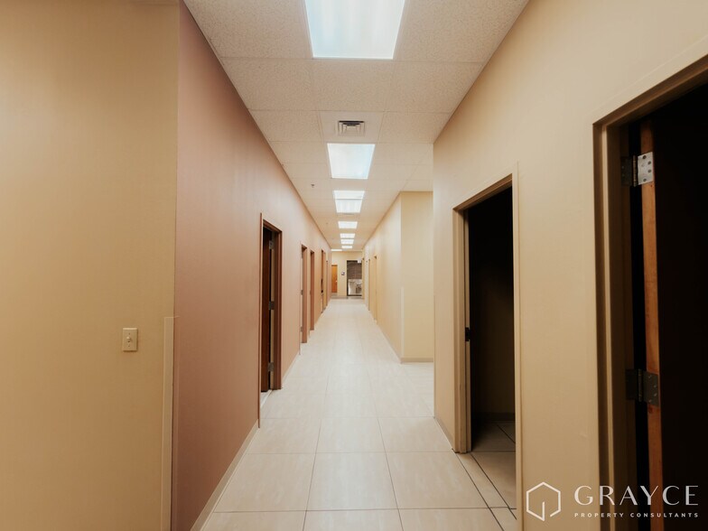 More Photos Of 4301 N Mesa St, El Paso Medical For Lease