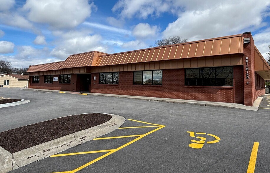 More Photos Of 8702-8720 Frederick St, Omaha Unknown For Lease