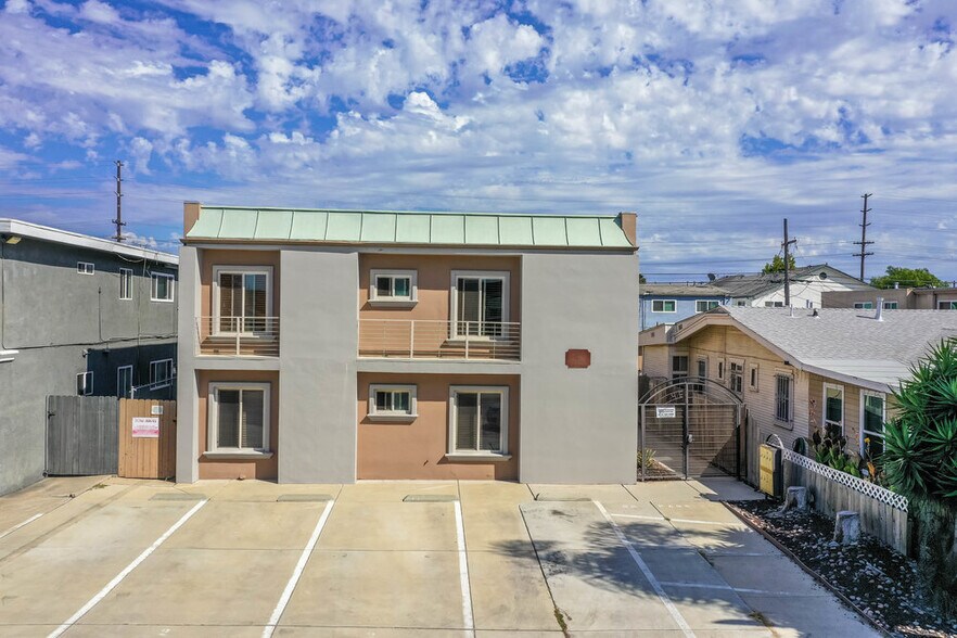 More Photos Of 4629 Bancroft St, San Diego Apartments For Sale