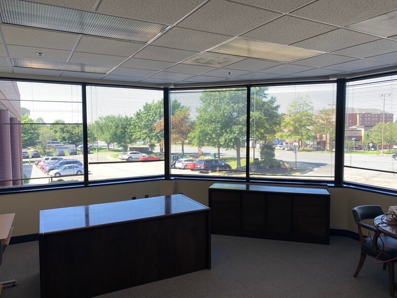 More Photos Of 14325 Willard Rd, Chantilly Office For Lease