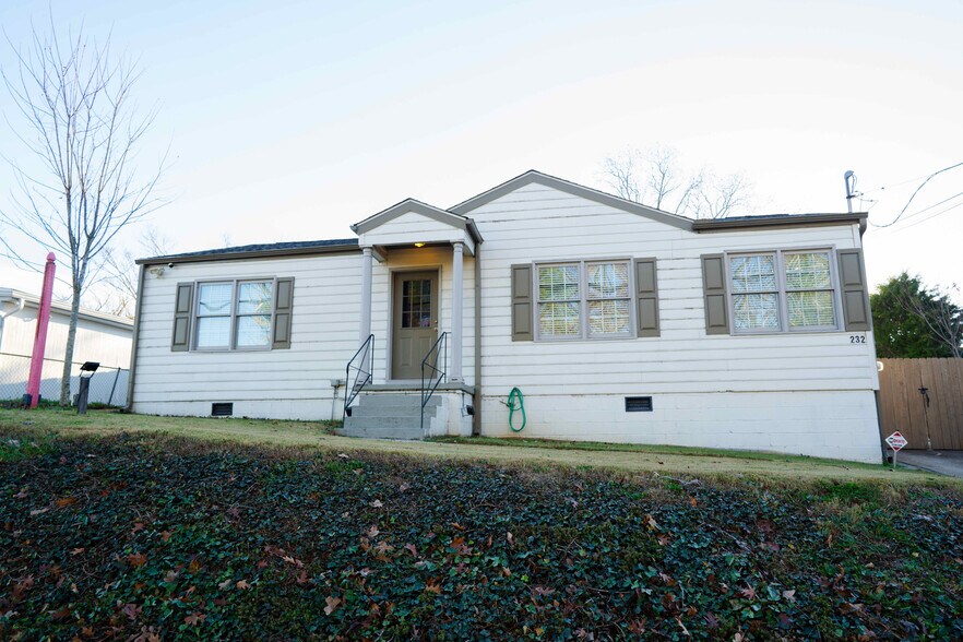 More Photos Of 232 SE Powers Ferry Rd, Marietta Office For Sale