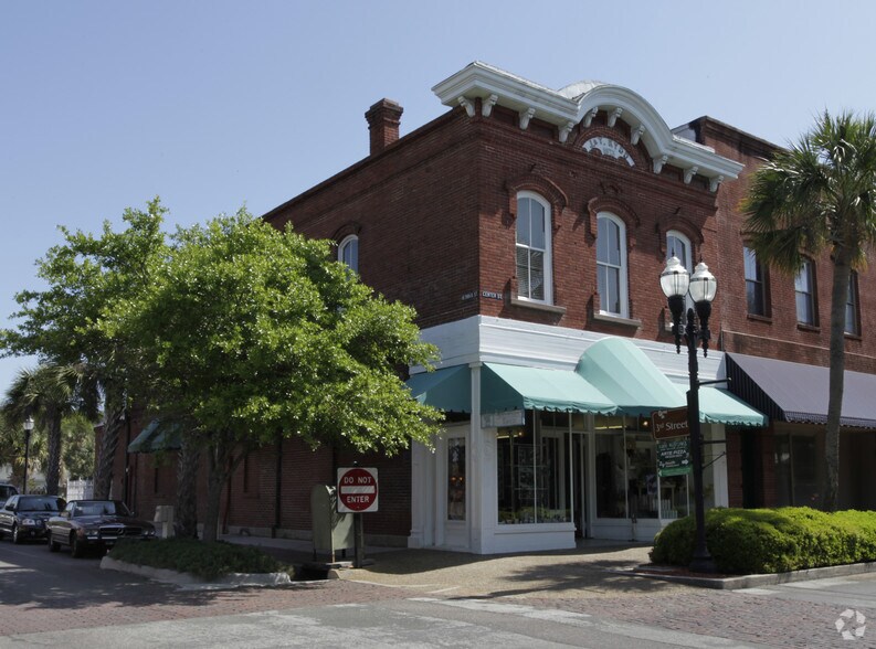 More Photos Of 301 Centre St, Fernandina Beach Storefront Retail Office For Lease