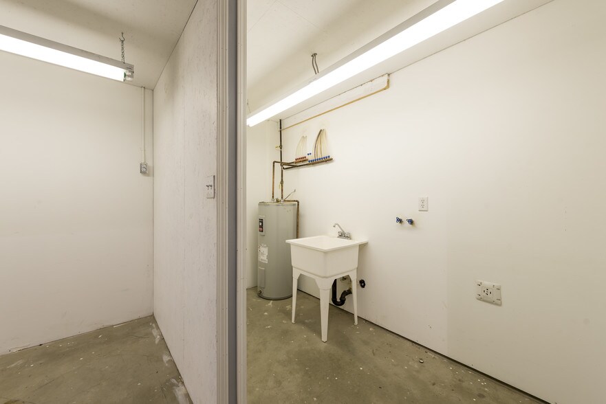 More Photos Of 380 Mackenzie Blvd, Fort McMurray Warehouse For Lease