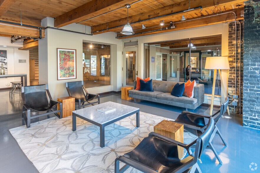 More Photos Of 2410 University Ave W, Saint Paul Apartments For Lease