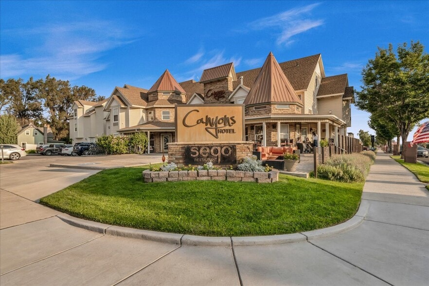 Primary Photo Of 190 N 300 W, Kanab Specialty For Sale