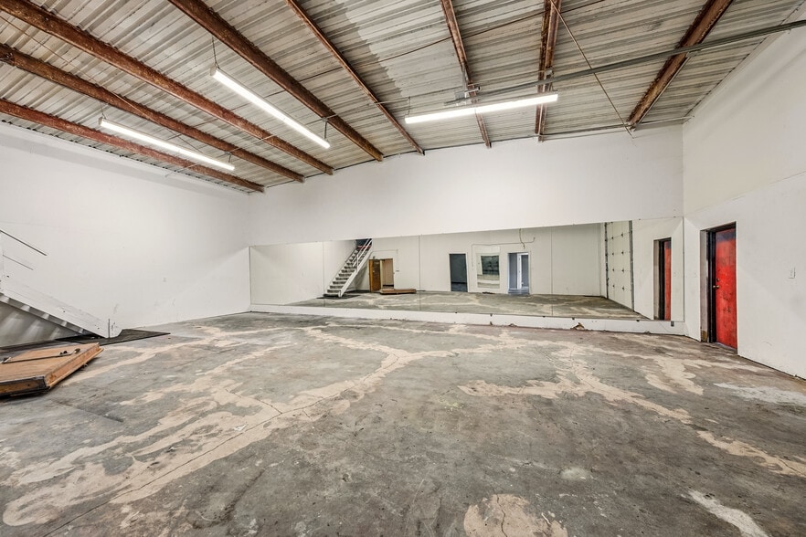 More Photos Of 727 Welch St, Medford Industrial For Sale