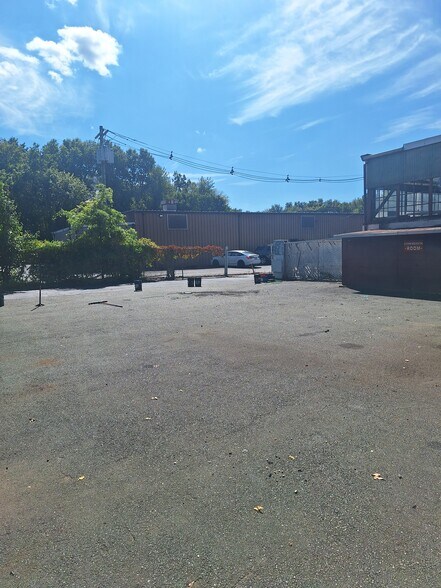 More Photos Of 5 Montesano Rd, Fairfield Warehouse For Lease