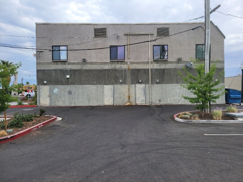 More Photos Of 2322-2326 Del Paso Blvd, Sacramento Storefront Retail Residential For Sale