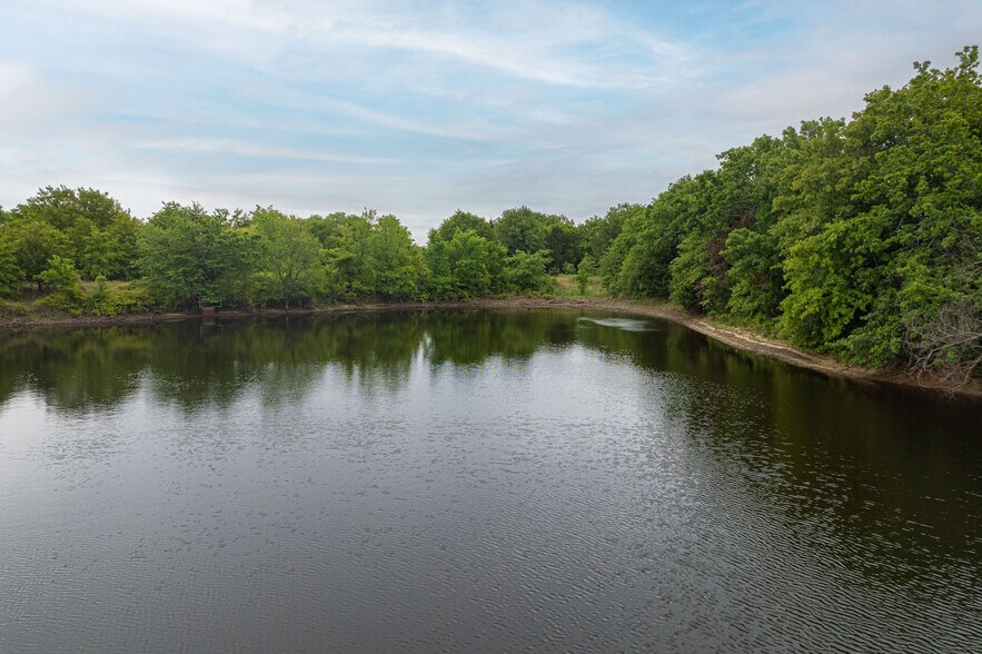 More Photos Of 622 Darwin Rd, Sunset Land For Sale