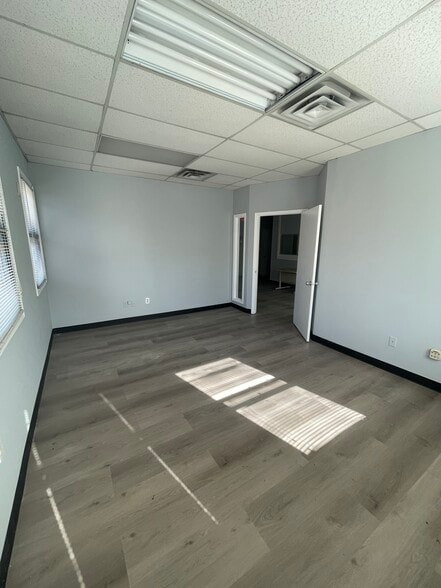 More Photos Of 59 E Mill Rd, Long Valley Office For Sale