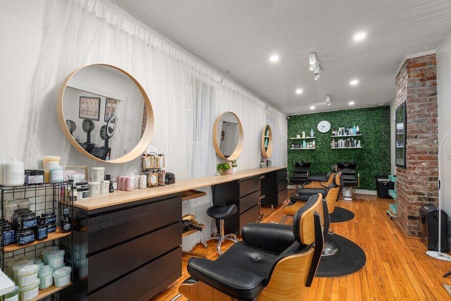 More Photos Of 5011 NE 13th Ave, Portland Office For Sale