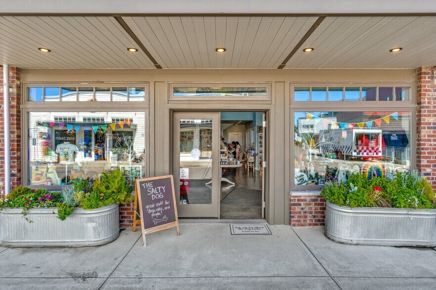 More Photos Of 215 Meriweather St #2, Pacific Beach Storefront For Sale
