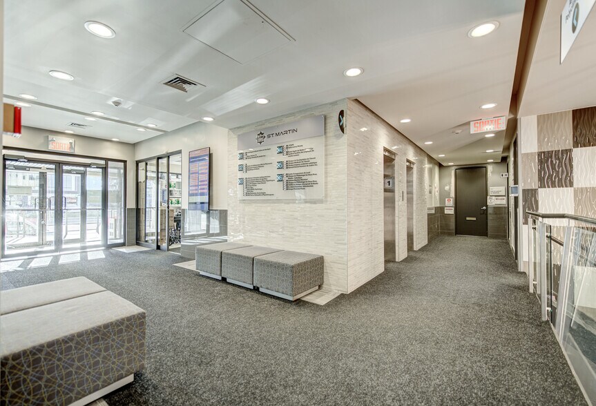 More Photos Of 1435 Boul Saint-Martin O, Laval Office For Lease