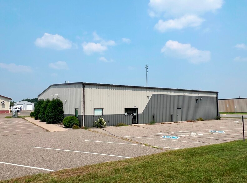 More Photos Of 7548 Industrial Park Rd, Baxter Warehouse For Lease
