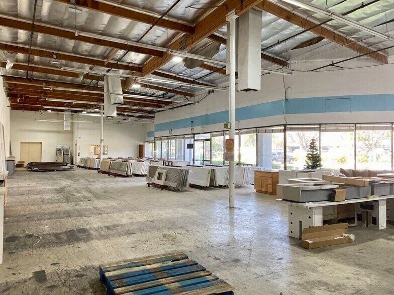 More Photos Of 5407 Holt Blvd, Montclair Warehouse For Sale