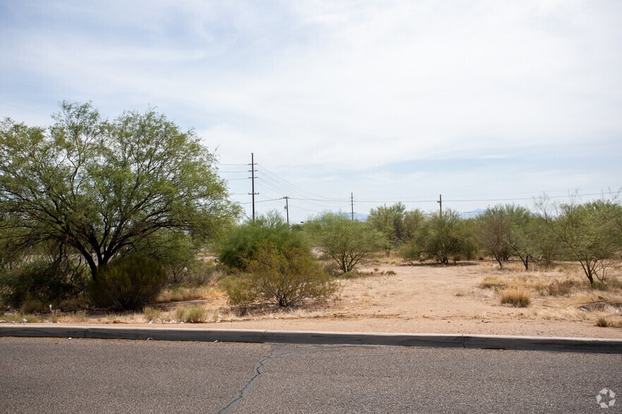 More Photos Of 6500 S Westover Ave, Tucson Unknown For Lease