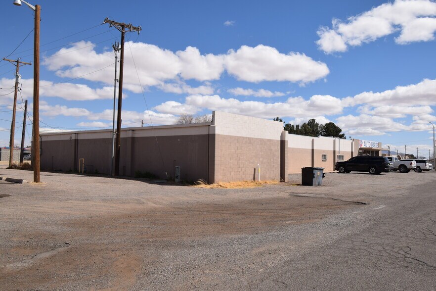 More Photos Of 301 E Pine St, Deming Freestanding For Sale