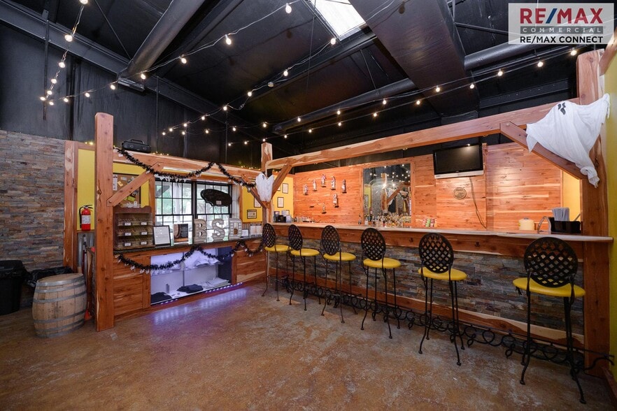 More Photos Of 17466 Benns Church Blvd, Smithfield Freestanding For Sale