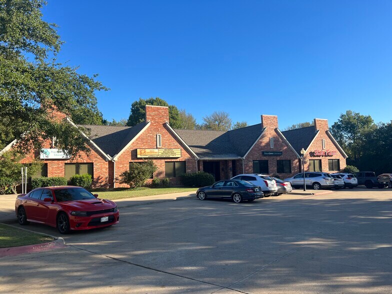 Primary Photo Of 2300 W White Ave, McKinney Medical For Sale