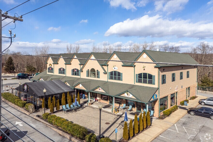 More Photos Of 55 Douglas Pike, Smithfield Bar For Sale