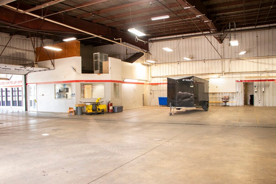 More Photos Of 321 W Prairie View Rd, Chippewa Falls Auto Repair For Sale