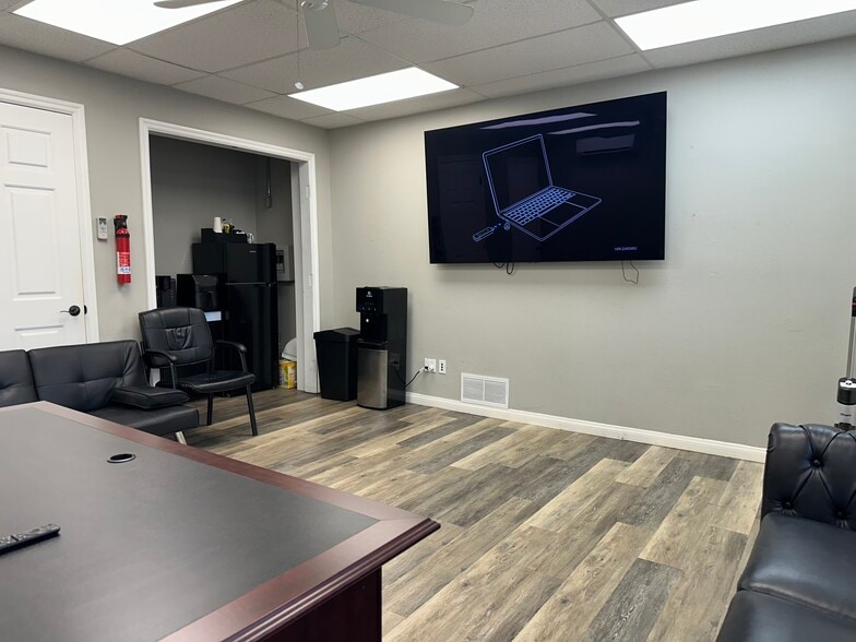 More Photos Of 8419 La Mesa Blvd, La Mesa Medical For Lease