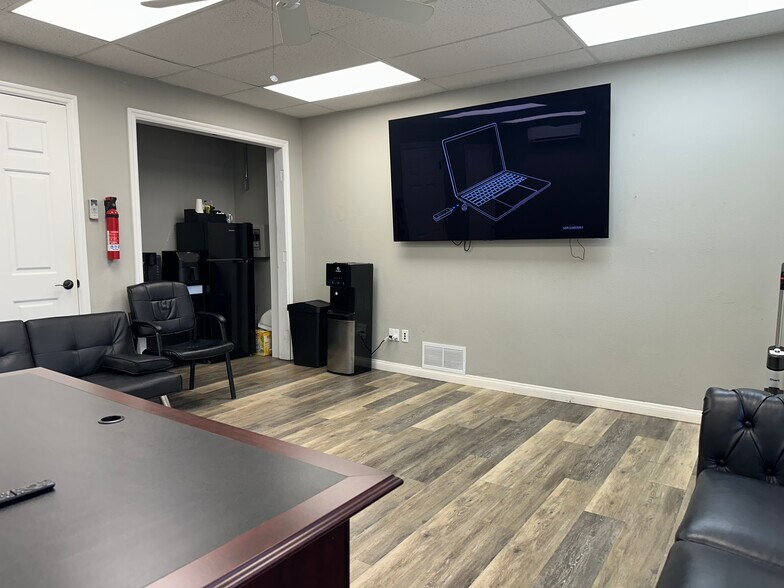 More Photos Of 8419 La Mesa Blvd, La Mesa Medical For Lease