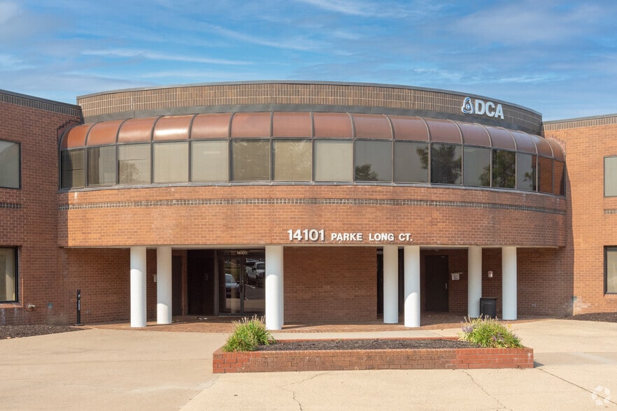 More Photos Of 14101 Parke Long Ct, Chantilly Flex For Sale