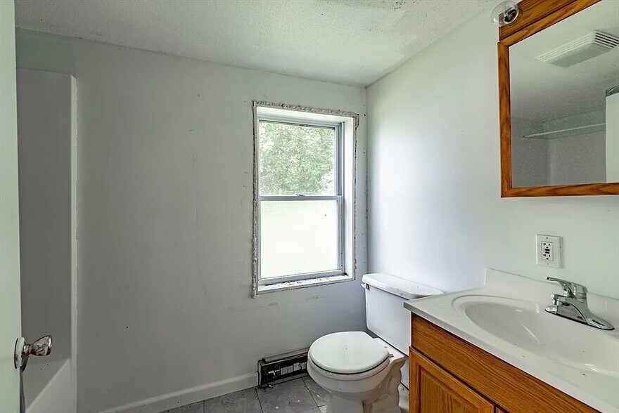 More Photos Of 95 Baskin Dr, Chicopee Office Residential For Sale