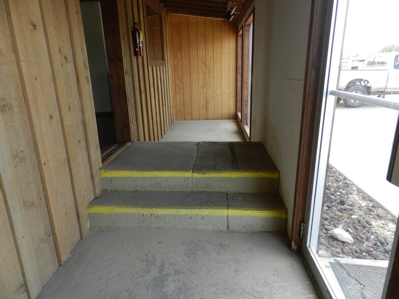 More Photos Of 17656 Highway 550, Montrose Storefront Retail Office For Lease