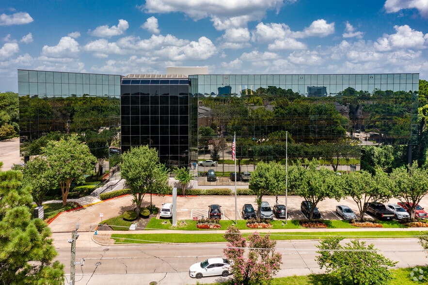 More Photos Of 1001 S Dairy Ashford Rd, Houston Office For Lease