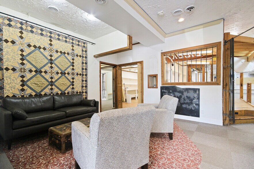 More Photos Of 105 Coal st, Mexico Specialty For Sale