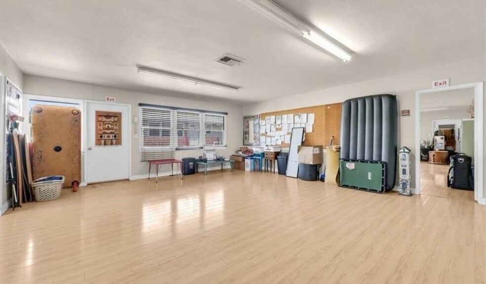 More Photos Of 412 N San Gabriel Ave, Azusa Daycare Center For Lease