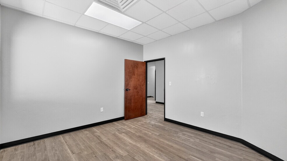 More Photos Of 16510 W Basin St, Odessa Warehouse For Sale