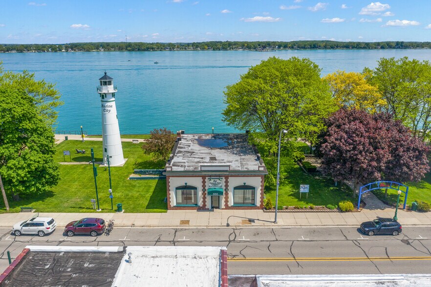 More Photos Of 303 S Water St, Marine City Office For Sale
