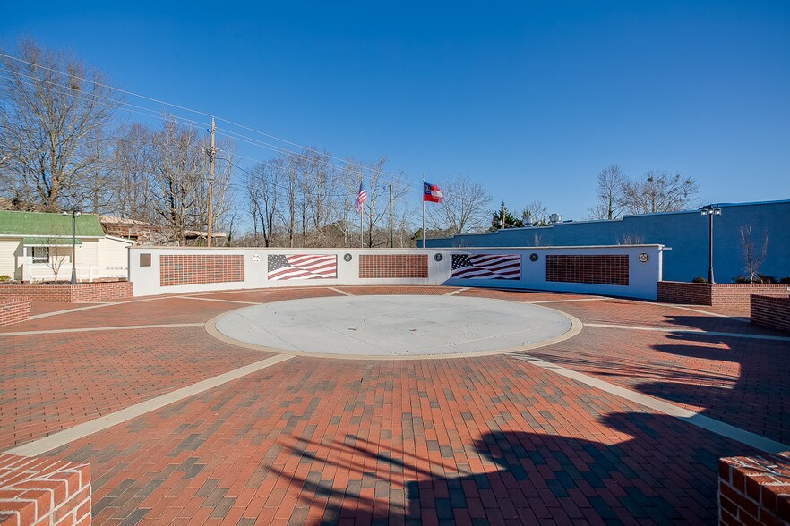 More Photos Of 6003 Main St, Lula Storefront Retail Office For Sale