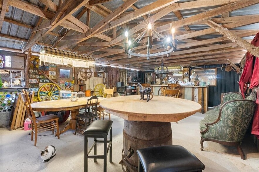 More Photos Of 1387 County Road 306, Berryville Hospitality For Sale