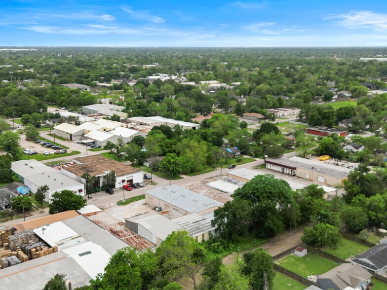 More Photos Of 6302 Saint Augustine St, Houston Manufacturing For Lease