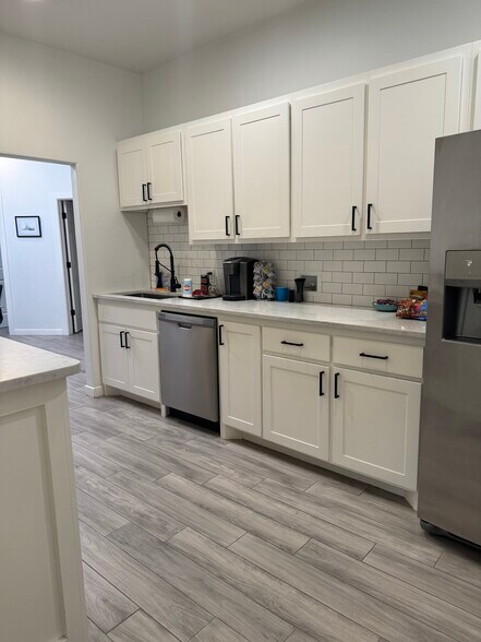 More Photos Of 1138 N Robinson Ave, Oklahoma City Office For Sale