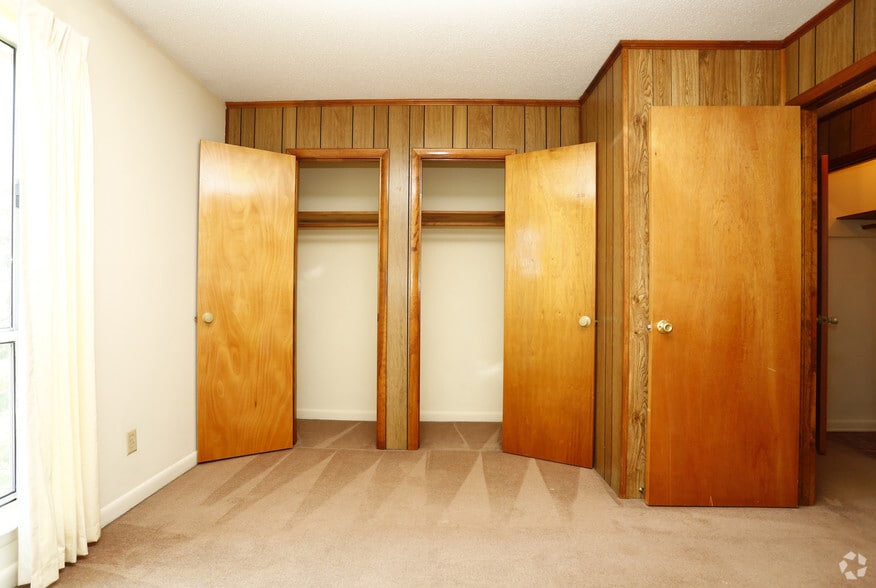 More Photos Of 6535 Summertime Apartments, 6535 Jeffrey Dr, Fayetteville Apartments For Sale