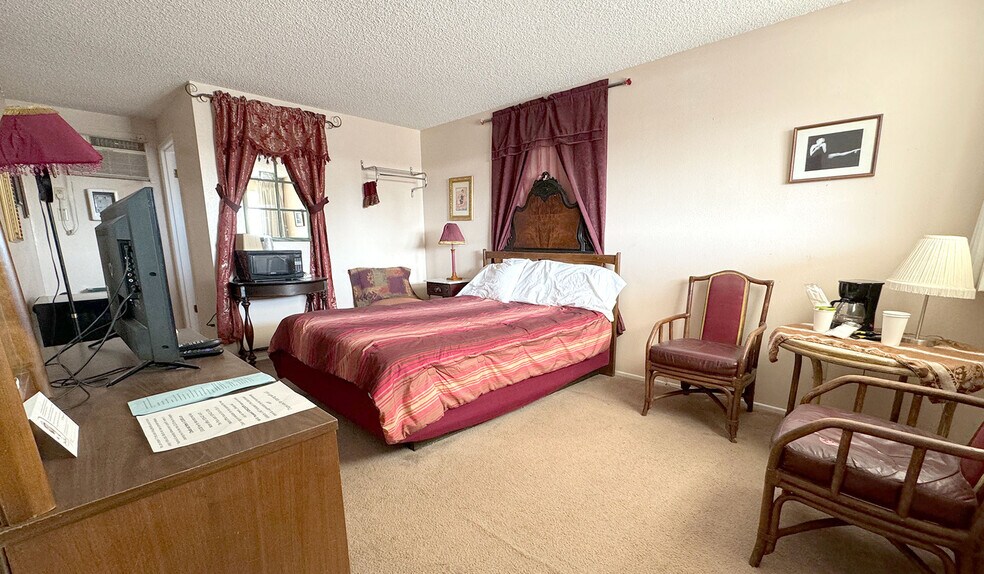 More Photos Of 21455 W I-40 Business, Seligman Hotel For Sale