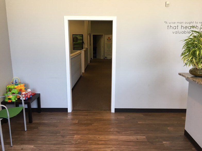 More Photos Of 11550 Webb Bridge Way, Alpharetta Unknown For Lease