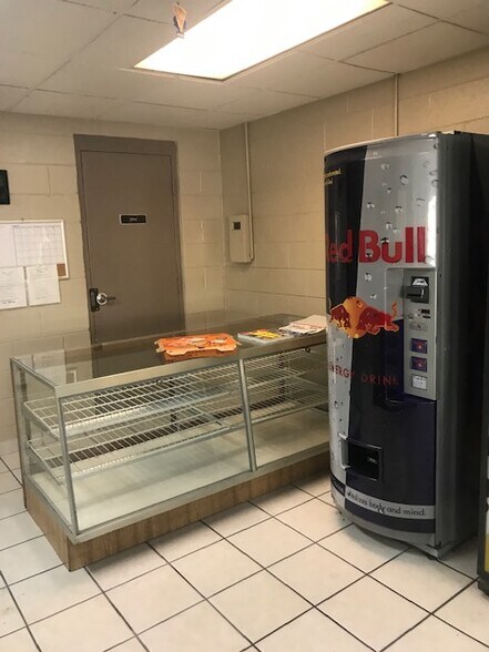 More Photos Of 2492 Youngstown Rd SE, Warren Carwash For Lease