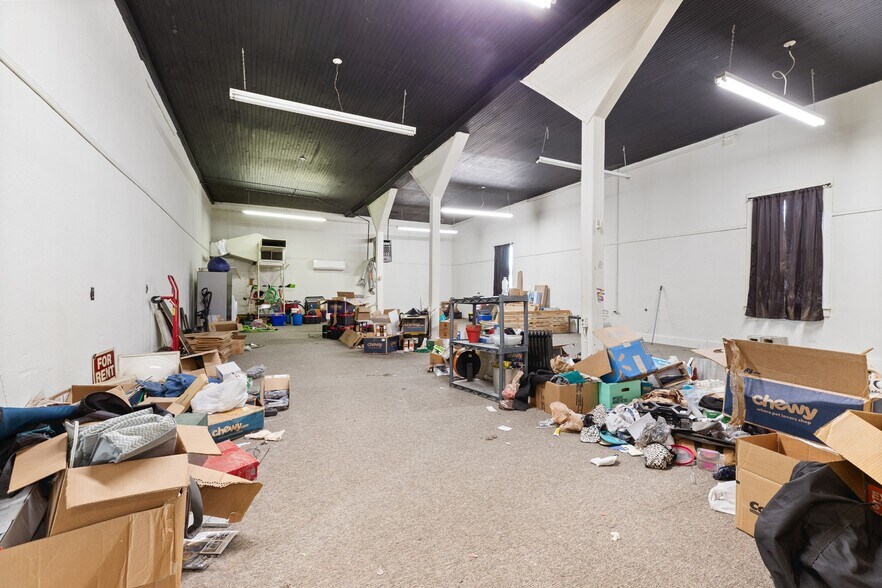 More Photos Of 114 N Church St, Waverly Loft Creative Space For Sale