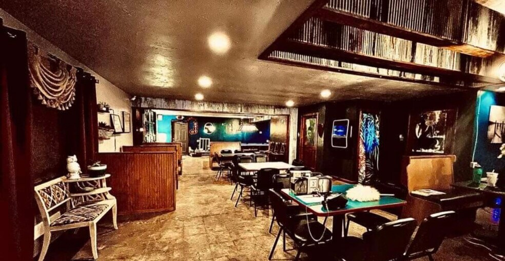 More Photos Of 711 N Steele Ave, Cushing Restaurant For Sale