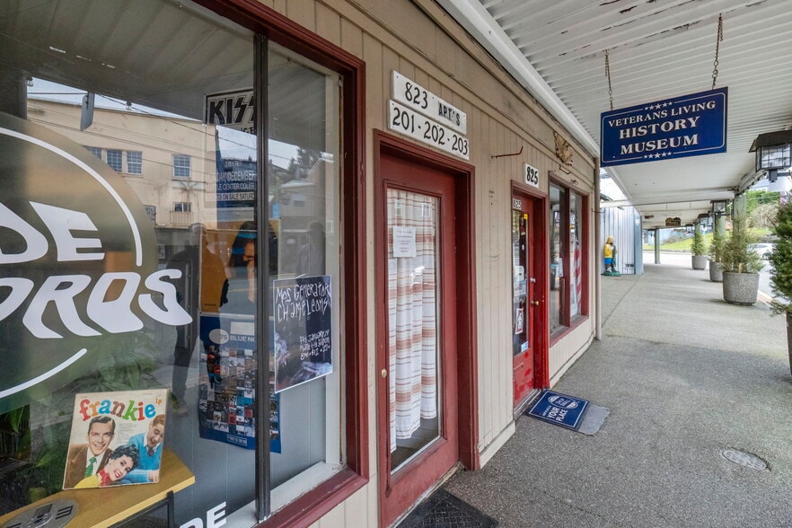 More Photos Of 821-825 Bay St, Port Orchard Storefront Retail Residential For Sale