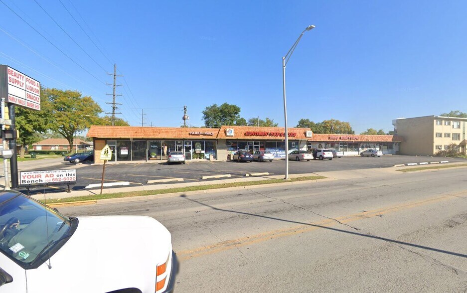 Primary Photo Of 3207-3225 Saint Charles Rd, Bellwood Storefront For Lease