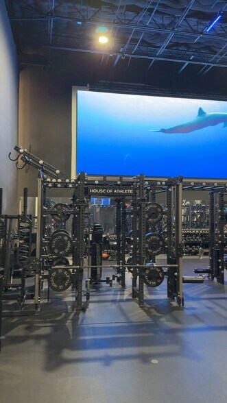 Primary Photo Of 1495 N Park Dr, Weston Showroom For Lease