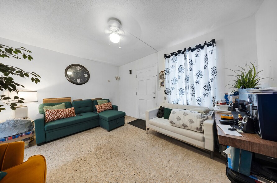 More Photos Of 1021 NW 5th St, Miami Apartments For Sale